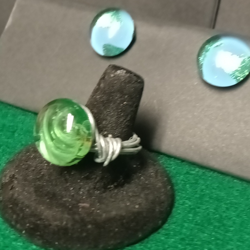 Jewelry - Picture 3 of 4